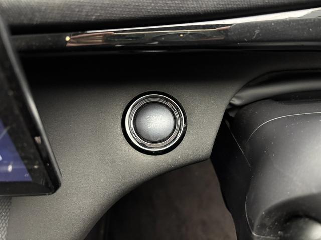 ドルフィン ロングレンジ　回転式モニター　ガラスルーフ　レザーシート　シートヒーター　アクティブクルーズコントロール　ブラインドスポットアシスト　ＬＥＤヘッドライト　幼児置き去り検知システム　ペダル踏み間違い時加速抑制装置（14枚目）