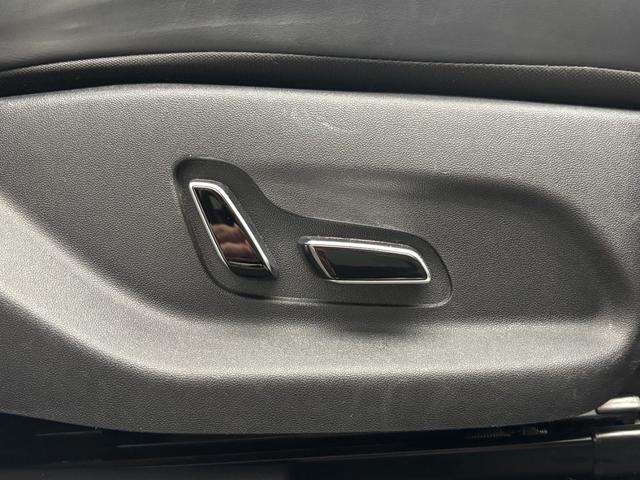 ドルフィン ロングレンジ　回転式モニター　ガラスルーフ　レザーシート　シートヒーター　アクティブクルーズコントロール　ブラインドスポットアシスト　ＬＥＤヘッドライト　幼児置き去り検知システム　ペダル踏み間違い時加速抑制装置（37枚目）