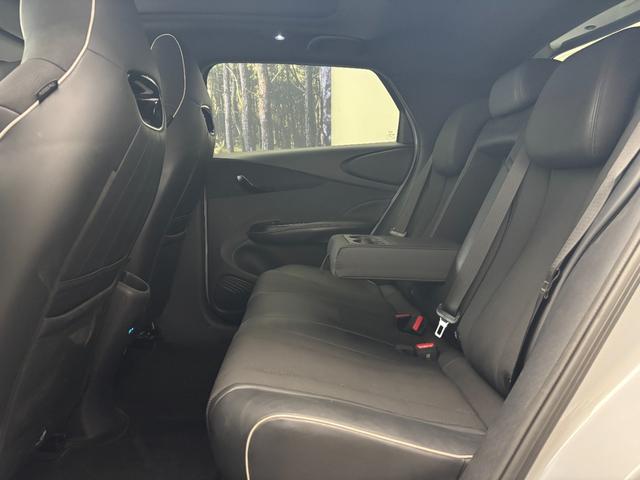 ドルフィン ロングレンジ　回転式モニター　ガラスルーフ　レザーシート　シートヒーター　アクティブクルーズコントロール　ブラインドスポットアシスト　ＬＥＤヘッドライト　幼児置き去り検知システム　ペダル踏み間違い時加速抑制装置（39枚目）