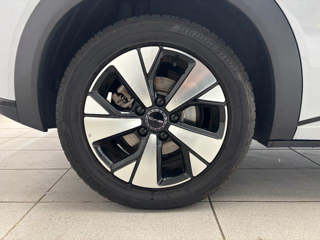 ドルフィン ロングレンジ　回転式モニター　ガラスルーフ　レザーシート　シートヒーター　アクティブクルーズコントロール　ブラインドスポットアシスト　ＬＥＤヘッドライト　幼児置き去り検知システム　ペダル踏み間違い時加速抑制装置（50枚目）