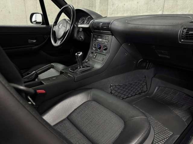 Ｚ３ロードスター ベースグレード　左ハンドル　５速マニュアル　ベージュ幌　ダークグリーン　記録簿　パワーシート　アルミホイール　キーレスキー　禁煙車　正規輸入車（5枚目）