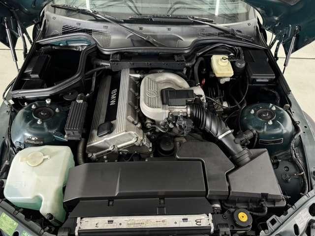 Ｚ３ロードスター ベースグレード　左ハンドル　５速マニュアル　ベージュ幌　ダークグリーン　記録簿　パワーシート　アルミホイール　キーレスキー　禁煙車　正規輸入車（12枚目）