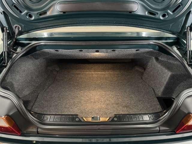 Ｚ３ロードスター ベースグレード　左ハンドル　５速マニュアル　ベージュ幌　ダークグリーン　記録簿　パワーシート　アルミホイール　キーレスキー　禁煙車　正規輸入車（13枚目）