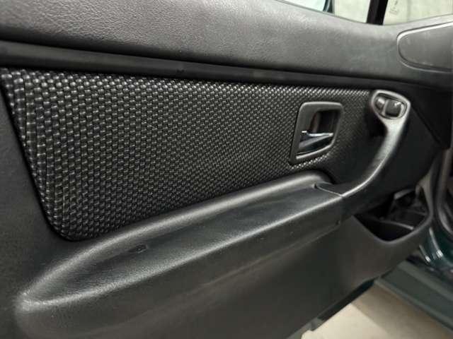 Ｚ３ロードスター ベースグレード　左ハンドル　５速マニュアル　ベージュ幌　ダークグリーン　記録簿　パワーシート　アルミホイール　キーレスキー　禁煙車　正規輸入車（18枚目）