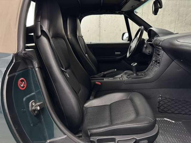 Ｚ３ロードスター ベースグレード　左ハンドル　５速マニュアル　ベージュ幌　ダークグリーン　記録簿　パワーシート　アルミホイール　キーレスキー　禁煙車　正規輸入車（19枚目）