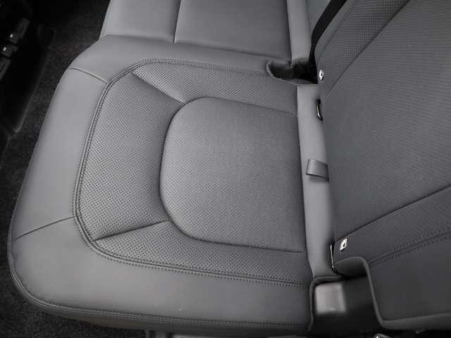 ディフェンダー 75thリミテッドエディション☆禁煙車☆外装色グラスミアグリーン☆ファブリックルーフ☆TVキャンセラー☆エアサスペンション☆ヘッドアップディスプレイ(11枚目)