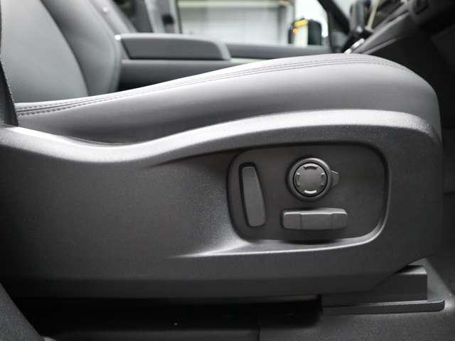 ディフェンダー 75thリミテッドエディション☆禁煙車☆外装色グラスミアグリーン☆ファブリックルーフ☆TVキャンセラー☆エアサスペンション☆ヘッドアップディスプレイ(26枚目)