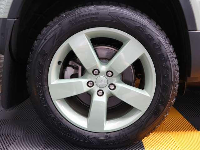 ディフェンダー 75thリミテッドエディション☆禁煙車☆外装色グラスミアグリーン☆ファブリックルーフ☆TVキャンセラー☆エアサスペンション☆ヘッドアップディスプレイ(40枚目)