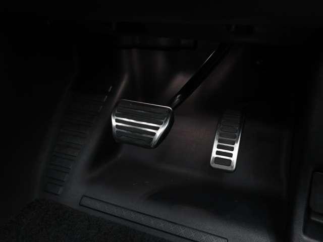 ディフェンダー 75thリミテッドエディション☆禁煙車☆外装色グラスミアグリーン☆ファブリックルーフ☆TVキャンセラー☆エアサスペンション☆ヘッドアップディスプレイ(50枚目)