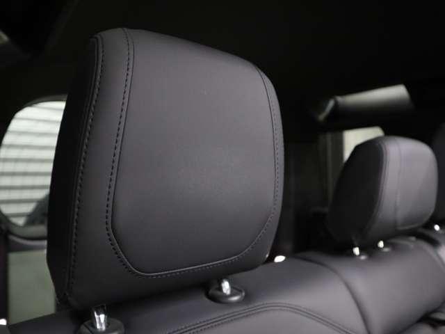 ディフェンダー 75thリミテッドエディション☆禁煙車☆外装色グラスミアグリーン☆ファブリックルーフ☆TVキャンセラー☆エアサスペンション☆ヘッドアップディスプレイ(55枚目)