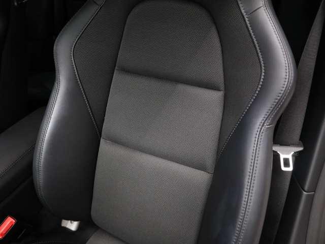911 911カレラT ユーザー買取車 禁煙車 スポーツクロノP 純正PCMナビ GTスポーツステアリング パワーステアリングプラス 4人乗り パワーシート シートヒーター 純正20インチアルミホイールブラック(10枚目)