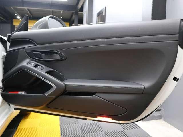 911 911カレラT ユーザー買取車 禁煙車 スポーツクロノP 純正PCMナビ GTスポーツステアリング パワーステアリングプラス 4人乗り パワーシート シートヒーター 純正20インチアルミホイールブラック(21枚目)