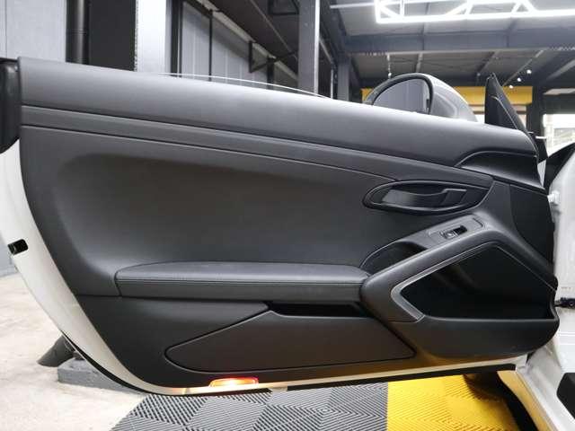 911 911カレラT ユーザー買取車 禁煙車 スポーツクロノP 純正PCMナビ GTスポーツステアリング パワーステアリングプラス 4人乗り パワーシート シートヒーター 純正20インチアルミホイールブラック(27枚目)