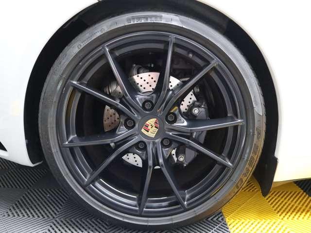 911 911カレラT ユーザー買取車 禁煙車 スポーツクロノP 純正PCMナビ GTスポーツステアリング パワーステアリングプラス 4人乗り パワーシート シートヒーター 純正20インチアルミホイールブラック(41枚目)
