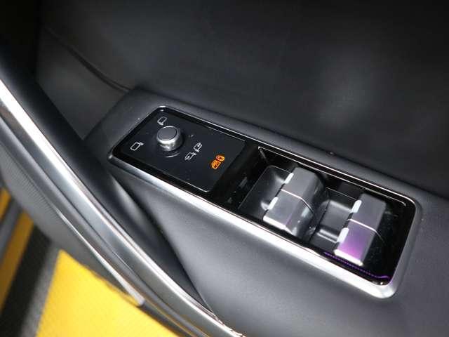 Fペイス R-ダイナミック HSE P250 ガソリンモデル パノラマサンルーフ 黒革シート  MERIDIANサラウンド 純正21インチアルミホイール シートヒーター&ベンチレーション シートマッサージ インテリアライト(39枚目)