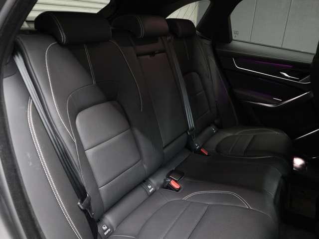Fペイス R-ダイナミック HSE P250 ガソリンモデル パノラマサンルーフ 黒革シート  MERIDIANサラウンド 純正21インチアルミホイール シートヒーター&ベンチレーション シートマッサージ インテリアライト(40枚目)