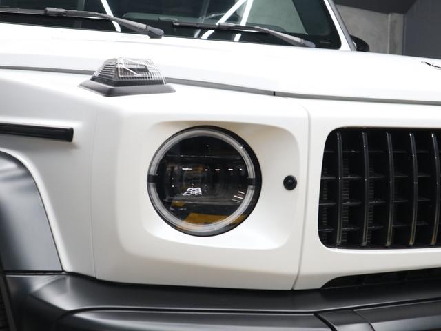 Gクラス G63 マグノヒーローエディション 4WD 禁煙車 限定75台 マグノオパリスホワイト カーボンファイバーインパネ カーボンパフォーマンスステアリング 純正AMG22インチ鍛造ホイール 社外電動サイドステップ(29枚目)