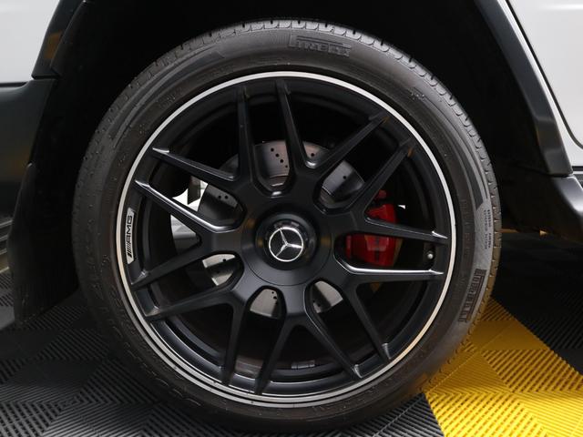 Gクラス G63 マグノヒーローエディション 4WD 禁煙車 限定75台 マグノオパリスホワイト カーボンファイバーインパネ カーボンパフォーマンスステアリング 純正AMG22インチ鍛造ホイール 社外電動サイドステップ(36枚目)