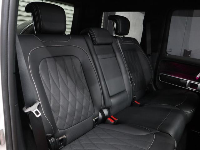 Gクラス G63 マグノヒーローエディション 4WD 禁煙車 限定75台 マグノオパリスホワイト カーボンファイバーインパネ カーボンパフォーマンスステアリング 純正AMG22インチ鍛造ホイール 社外電動サイドステップ(74枚目)