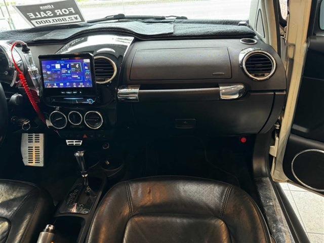 ニュービートル LZ リフトアップ カスタム キャンピング 左ハンドル フロア6AT 障害物センサー 横滑り防止装置 ETC フルセグ 本革シート キーレス サンルーフ 車検整備付き(11枚目)