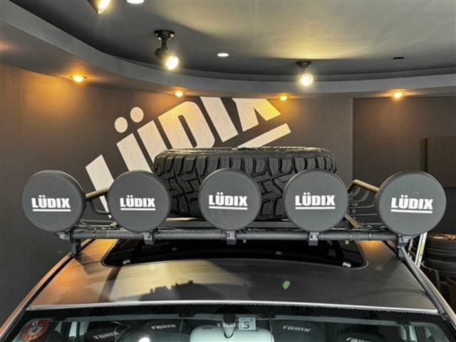 ニュービートル LZ リフトアップ カスタム キャンピング 左ハンドル フロア6AT 障害物センサー 横滑り防止装置 ETC フルセグ 本革シート キーレス サンルーフ 車検整備付き(15枚目)