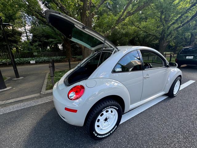 ニュービートル ＬＺ　フロア６ＡＴ　リフトアップ　全塗装済　社外アルミホイール　オフロードタイヤ　サンルーフ　本革シート　キーレス　ＥＴＣ　車検整備付き（5枚目）