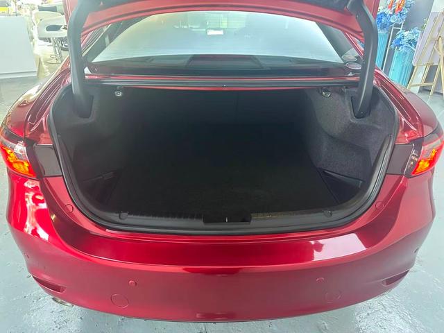 ＭＡＺＤＡ６セダン ２５Ｓ　Ｌパッケージ　３６０度カメラ，盗難防止システム，アイドリングストップ，運転席エアバッグ，サイドエアバッグ，ＡＢＳ，ＥＳＣ，レーンアシスト，ＬＥＤヘッドランプ，革メモリ付きパワーシート，シートエアコン，シートヒーター（3枚目）