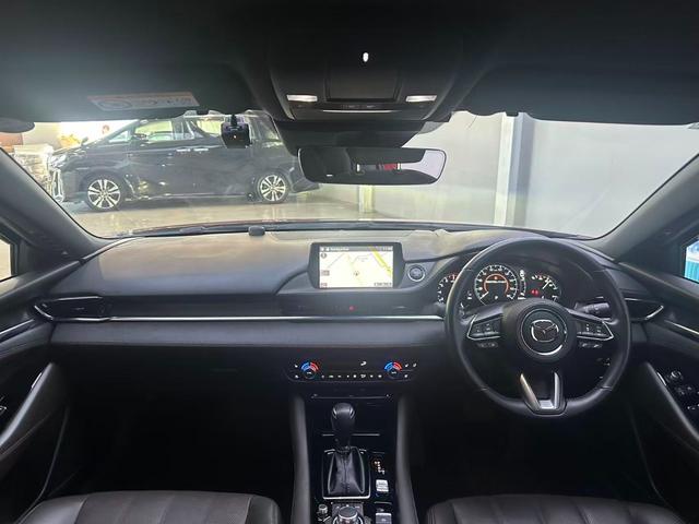 ＭＡＺＤＡ６セダン ２５Ｓ　Ｌパッケージ　３６０度カメラ，盗難防止システム，アイドリングストップ，運転席エアバッグ，サイドエアバッグ，ＡＢＳ，ＥＳＣ，レーンアシスト，ＬＥＤヘッドランプ，革メモリ付きパワーシート，シートエアコン，シートヒーター（5枚目）