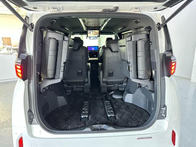 アルファードハイブリッド Z 法人ワンオーナー、本革メモリ付きパワーシート、シートエアコン、全周囲カメラ、無線Carplay、ACCアダプティプ・クル-ズ・コントロ-ル、ダブルムンル-フ、HUD、後席モニタ、自動駐車システム(12枚目)