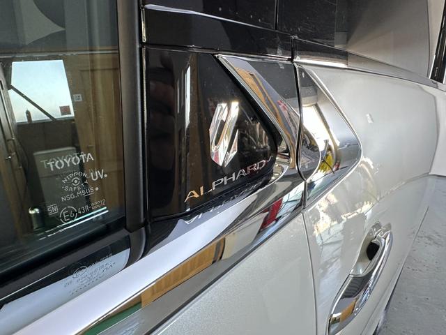 アルファードハイブリッド Z 法人ワンオーナー、本革メモリ付きパワーシート、シートエアコン、全周囲カメラ、無線Carplay、ACCアダプティプ・クル-ズ・コントロ-ル、ダブルムンル-フ、HUD、後席モニタ、自動駐車システム(27枚目)