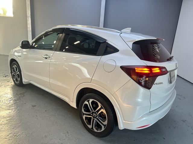 ヴェゼル ハイブリッドZ・ホンダセンシング Carplay、シートヒーター、カーナビ、ETC、バックカメラ、多機能ステアリング、クルーズコントロール、盗難防止システム、ハーフレザーシート、レーンアシスト、アイドリングストップ、(2枚目)