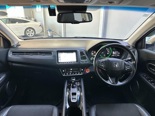ヴェゼル ハイブリッドZ・ホンダセンシング Carplay、シートヒーター、カーナビ、ETC、バックカメラ、多機能ステアリング、クルーズコントロール、盗難防止システム、ハーフレザーシート、レーンアシスト、アイドリングストップ、(4枚目)