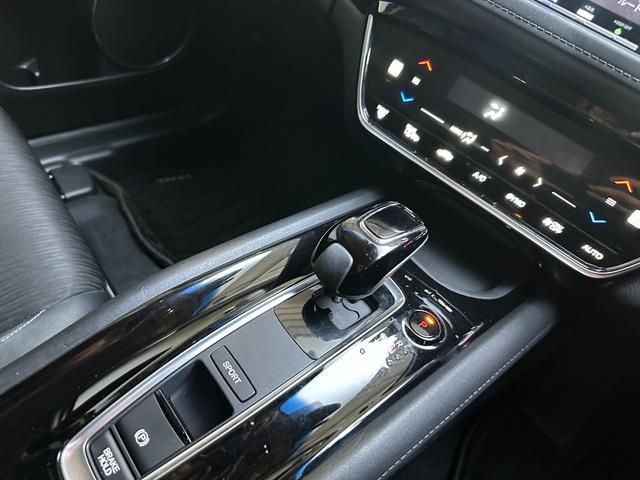 ヴェゼル ハイブリッドZ・ホンダセンシング Carplay、シートヒーター、カーナビ、ETC、バックカメラ、多機能ステアリング、クルーズコントロール、盗難防止システム、ハーフレザーシート、レーンアシスト、アイドリングストップ、(11枚目)