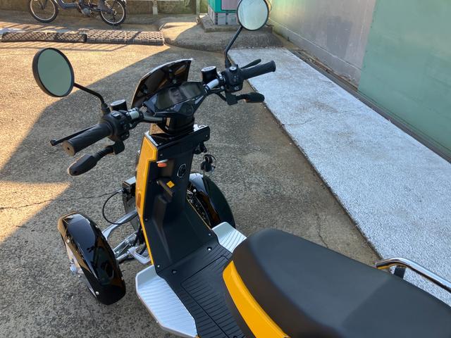 *その他  REVERSE TRIKER 普通免許可 2人乗り 高速道路走行可 ヘルメット不要 速度80km 家庭用100V(6枚目)