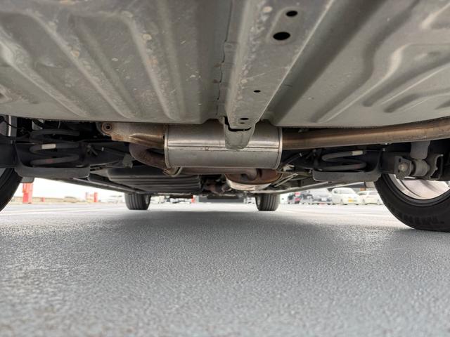 ヴォクシー ＺＳ　純正ナビゲーション　バックカメラ　純正フリップダウンモニター　７人乗り　両側パワースライドドア（13枚目）