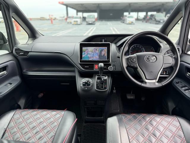 ヴォクシー ＺＳ　純正ナビゲーション　バックカメラ　純正フリップダウンモニター　７人乗り　両側パワースライドドア（21枚目）