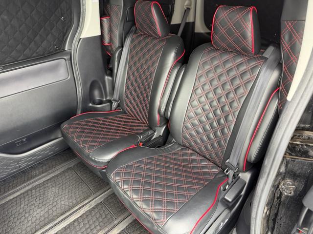 ヴォクシー ＺＳ　純正ナビゲーション　バックカメラ　純正フリップダウンモニター　７人乗り　両側パワースライドドア（26枚目）