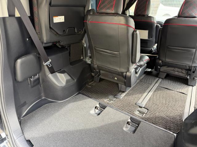 ヴォクシー ＺＳ　純正ナビゲーション　バックカメラ　純正フリップダウンモニター　７人乗り　両側パワースライドドア（31枚目）