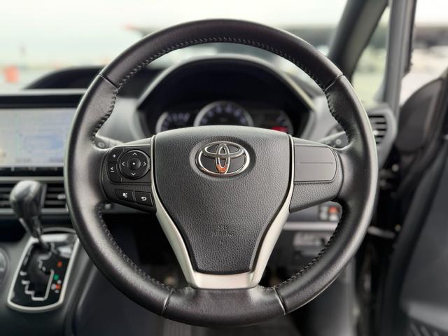 ヴォクシー ＺＳ　純正ナビゲーション　バックカメラ　純正フリップダウンモニター　７人乗り　両側パワースライドドア（39枚目）