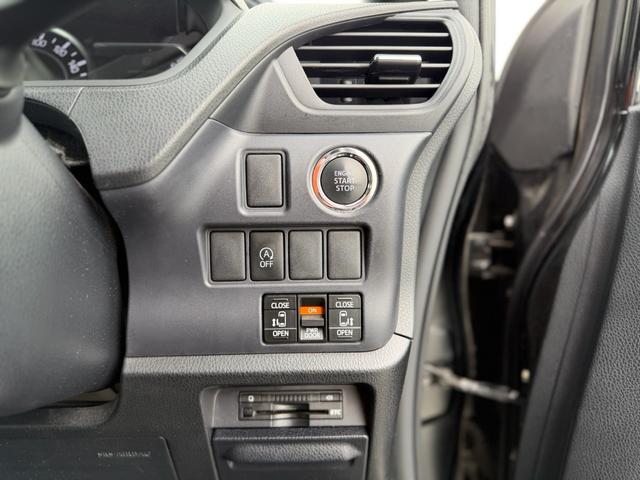 ヴォクシー ＺＳ　純正ナビゲーション　バックカメラ　純正フリップダウンモニター　７人乗り　両側パワースライドドア（44枚目）