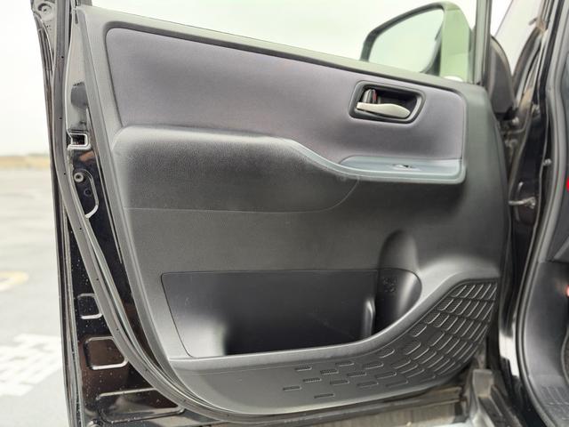 ヴォクシー ＺＳ　純正ナビゲーション　バックカメラ　純正フリップダウンモニター　７人乗り　両側パワースライドドア（53枚目）