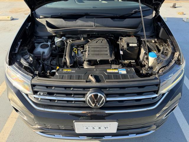 T-クロス TSI Rライン 液晶メーター アダプティブクルーズコントロール レーンキープ リアトラフィック ブラインドスポット 社外デジタルミラー 純正AW Discoverpro バックカメラ センサー パーキングアシスト(12枚目)