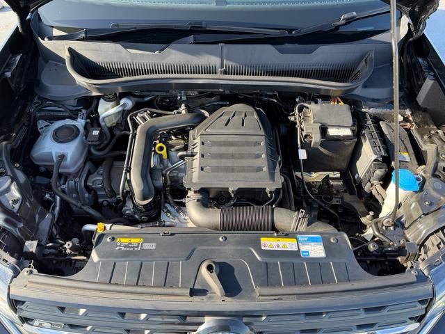 T-クロス TSI Rライン 液晶メーター アダプティブクルーズコントロール レーンキープ リアトラフィック ブラインドスポット 社外デジタルミラー 純正AW Discoverpro バックカメラ センサー パーキングアシスト(13枚目)