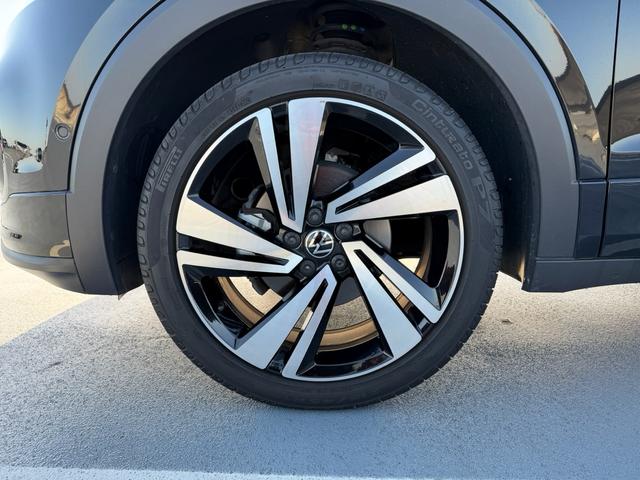 T-クロス TSI Rライン 液晶メーター アダプティブクルーズコントロール レーンキープ リアトラフィック ブラインドスポット 社外デジタルミラー 純正AW Discoverpro バックカメラ センサー パーキングアシスト(18枚目)