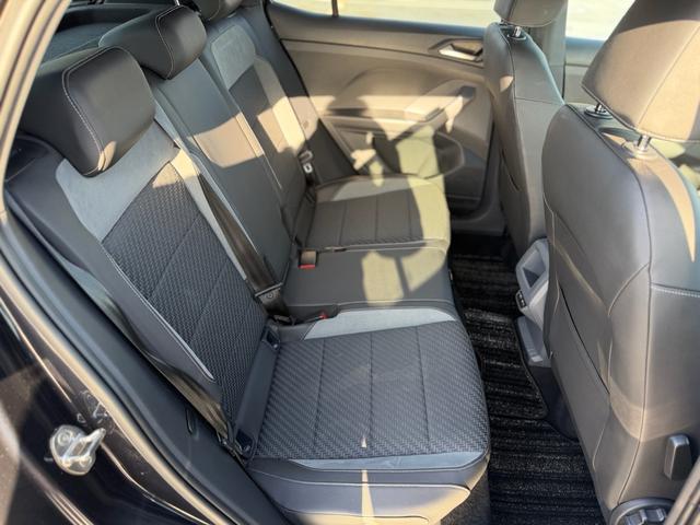 T-クロス TSI Rライン 液晶メーター アダプティブクルーズコントロール レーンキープ リアトラフィック ブラインドスポット 社外デジタルミラー 純正AW Discoverpro バックカメラ センサー パーキングアシスト(25枚目)