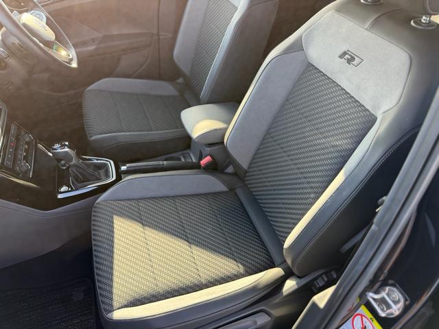 T-クロス TSI Rライン 液晶メーター アダプティブクルーズコントロール レーンキープ リアトラフィック ブラインドスポット 社外デジタルミラー 純正AW Discoverpro バックカメラ センサー パーキングアシスト(32枚目)