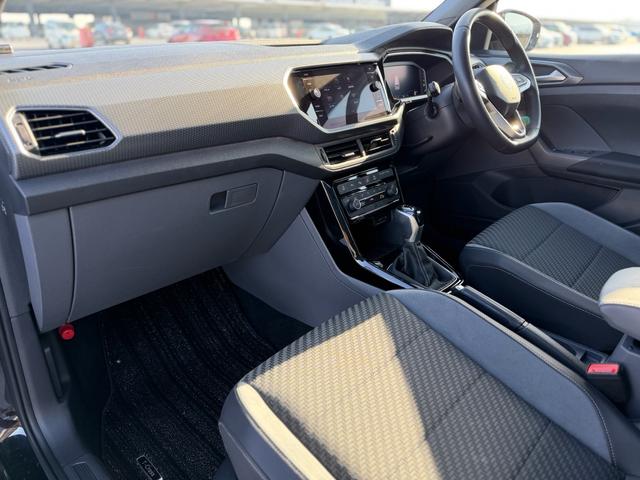 T-クロス TSI Rライン 液晶メーター アダプティブクルーズコントロール レーンキープ リアトラフィック ブラインドスポット 社外デジタルミラー 純正AW Discoverpro バックカメラ センサー パーキングアシスト(33枚目)