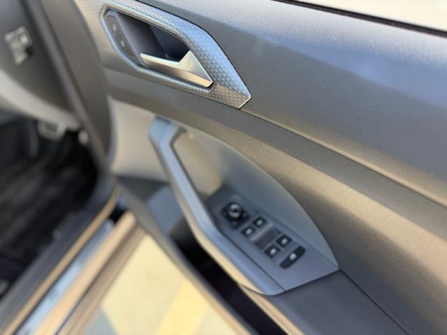 T-クロス TSI Rライン 液晶メーター アダプティブクルーズコントロール レーンキープ リアトラフィック ブラインドスポット 社外デジタルミラー 純正AW Discoverpro バックカメラ センサー パーキングアシスト(36枚目)