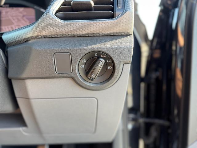 T-クロス TSI Rライン 液晶メーター アダプティブクルーズコントロール レーンキープ リアトラフィック ブラインドスポット 社外デジタルミラー 純正AW Discoverpro バックカメラ センサー パーキングアシスト(37枚目)