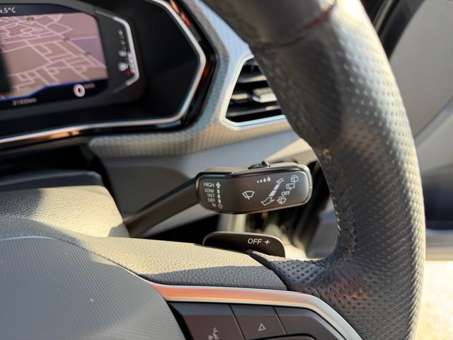 T-クロス TSI Rライン 液晶メーター アダプティブクルーズコントロール レーンキープ リアトラフィック ブラインドスポット 社外デジタルミラー 純正AW Discoverpro バックカメラ センサー パーキングアシスト(42枚目)